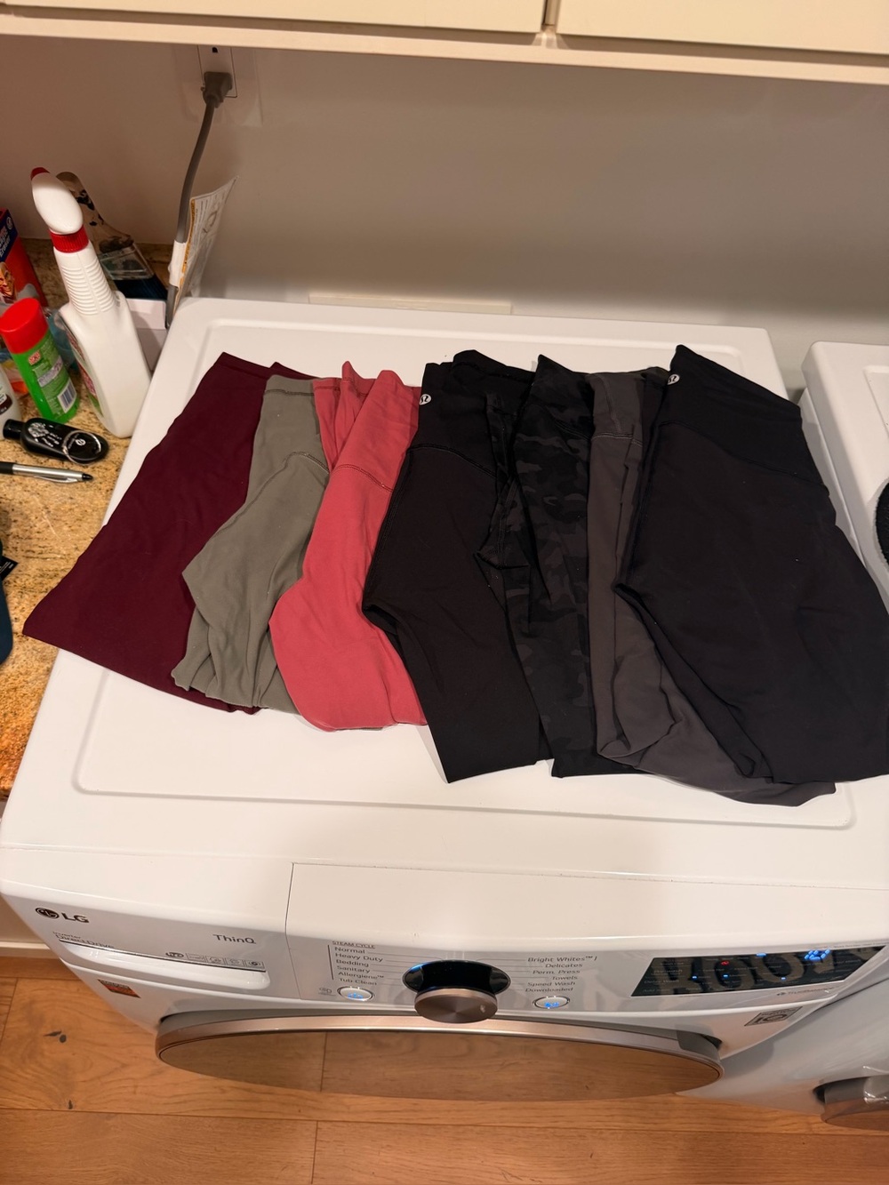 Lululemon lot of 7 pair size 6